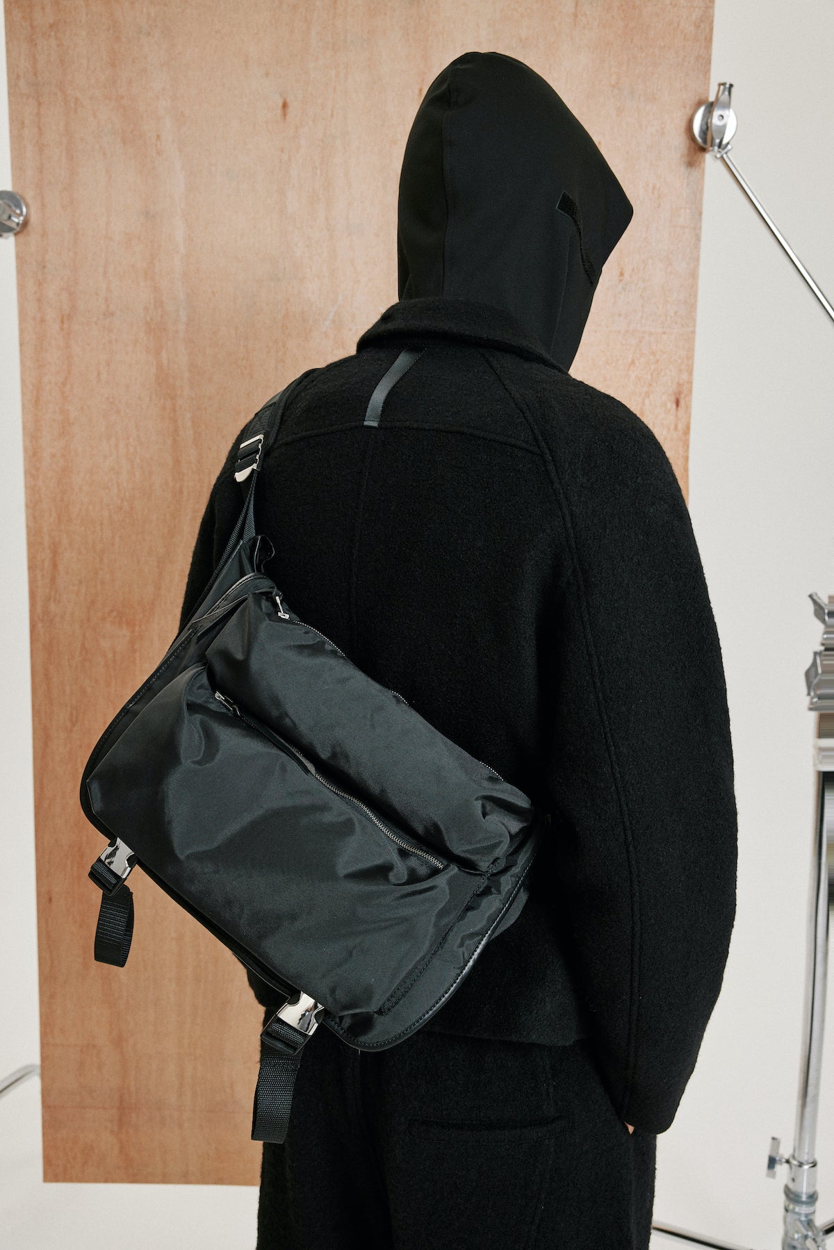 environe / A15 MUTI-POCKET MESSENGER BAG