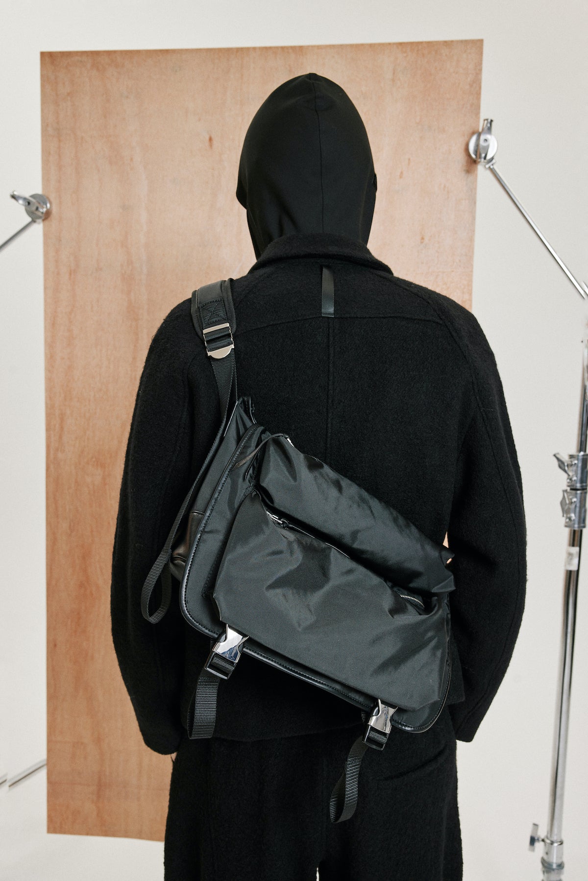 environe / A15 MUTI-POCKET MESSENGER BAG