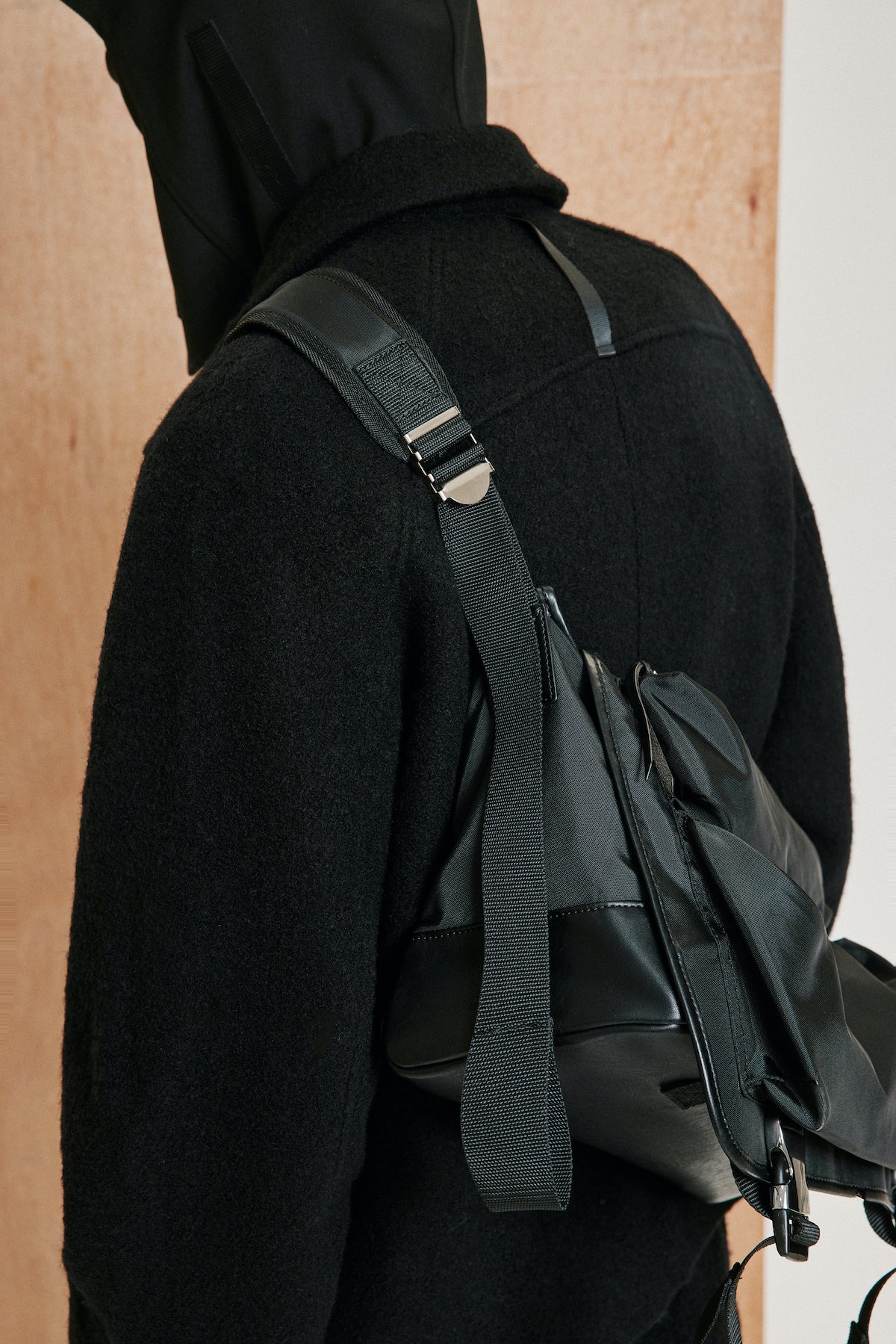 environe / A15 MUTI-POCKET MESSENGER BAG