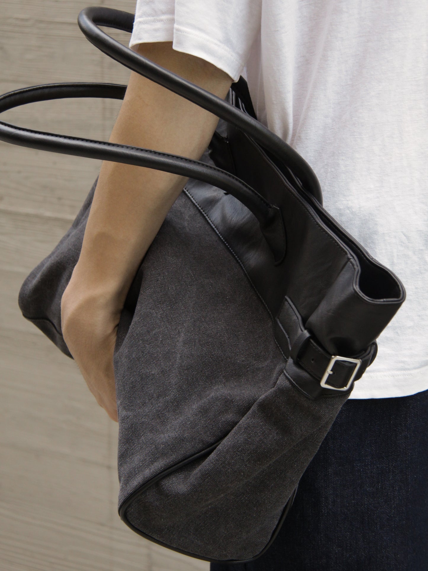 environe / A16 BELTED TOTE BAG