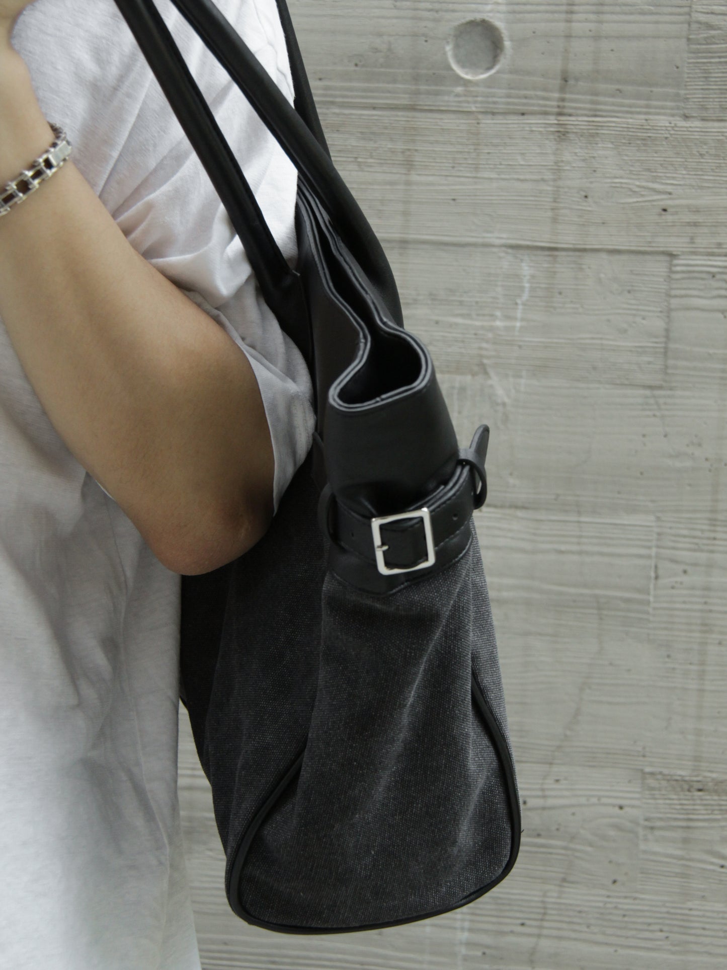 environe / A16 BELTED TOTE BAG